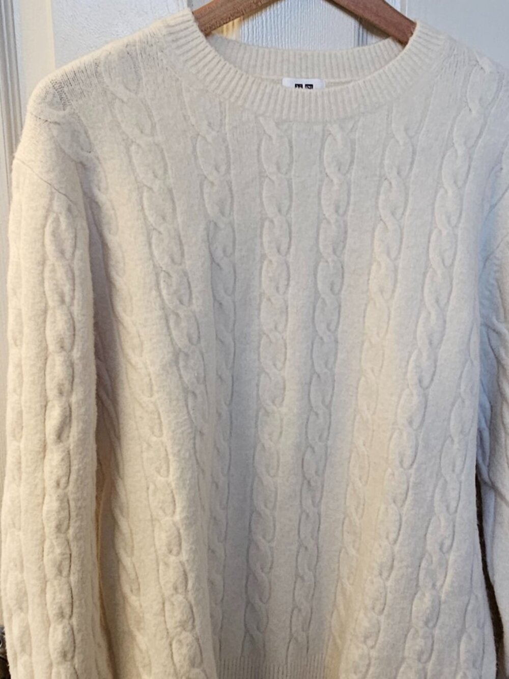 Men's Cream Cable Knit Crewneck Sweater Uniqlo - Size L